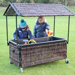 Wicker Water Tray And Shelter